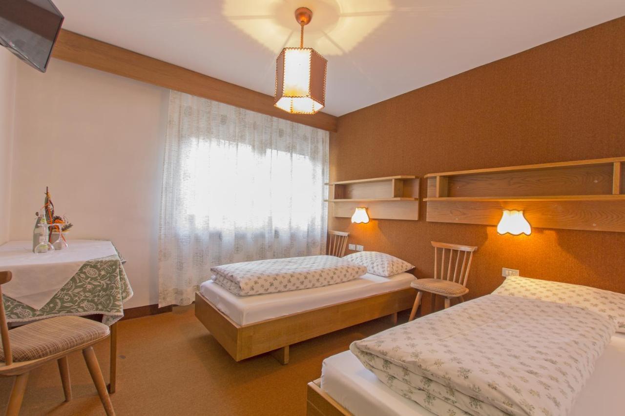 Garni Aquila Hotel Corvara In Badia Exterior photo